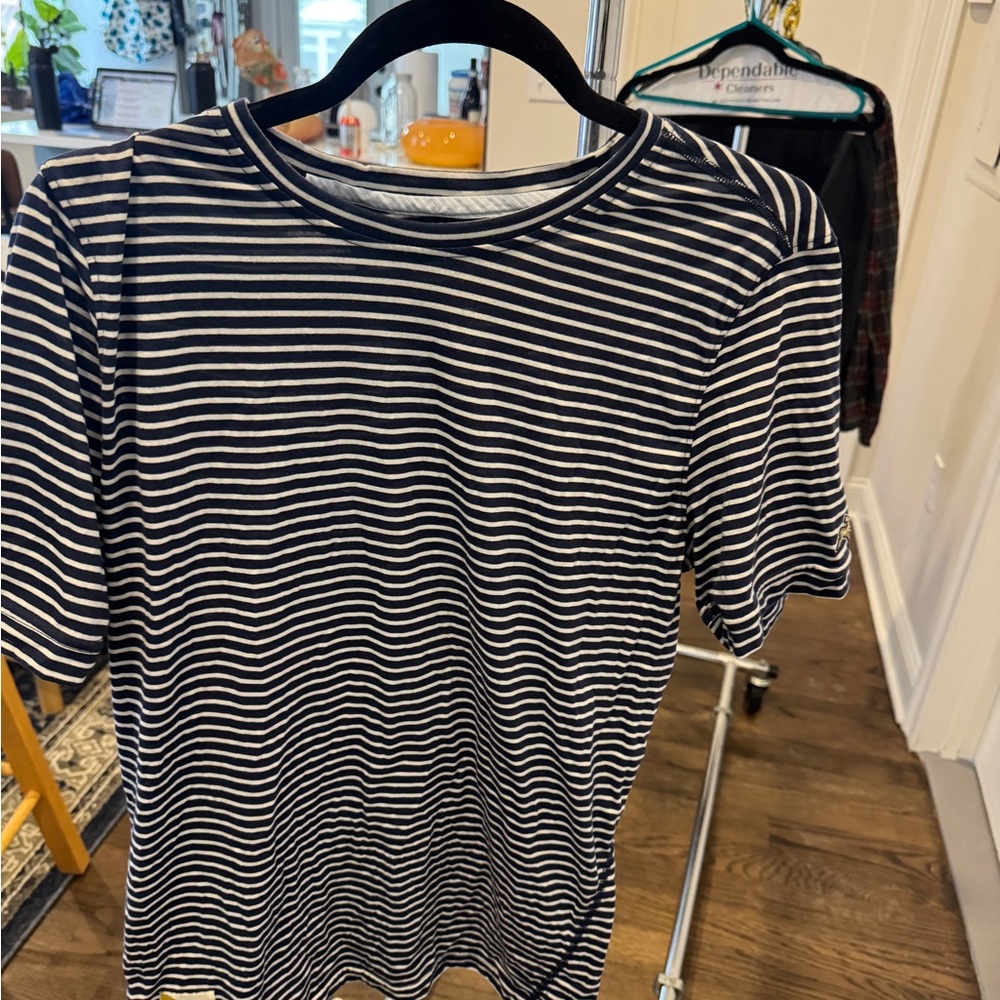 Tracksmith Men’s Navy and White Striped Short Sleeve Tee